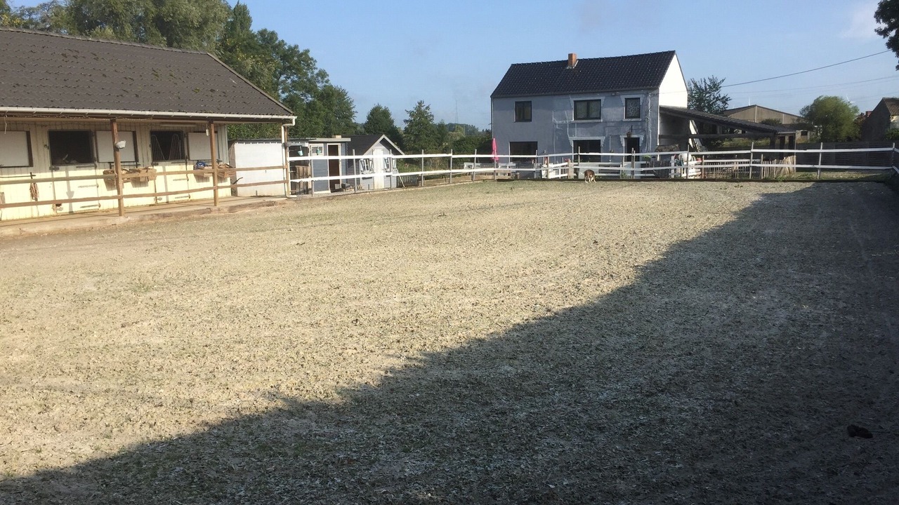 Photo of Buildings in Pont-a-Celles