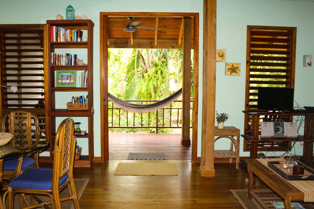 Photo of Livingroom in Palmetto Bay