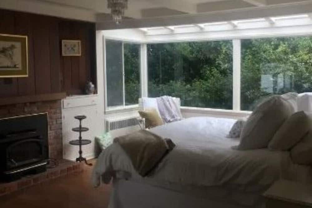 Photo of Bedroom in Big Sur