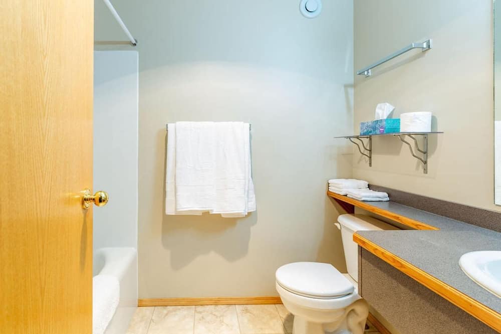 Photo of Bathroom in Division No. 3