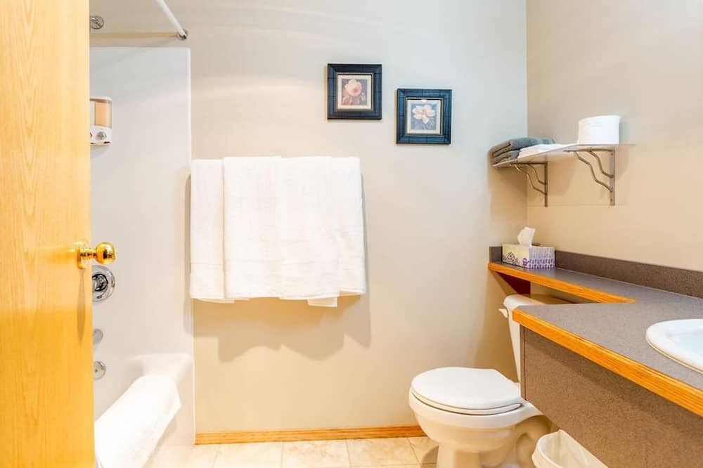 Photo of Bathroom in Division No. 3