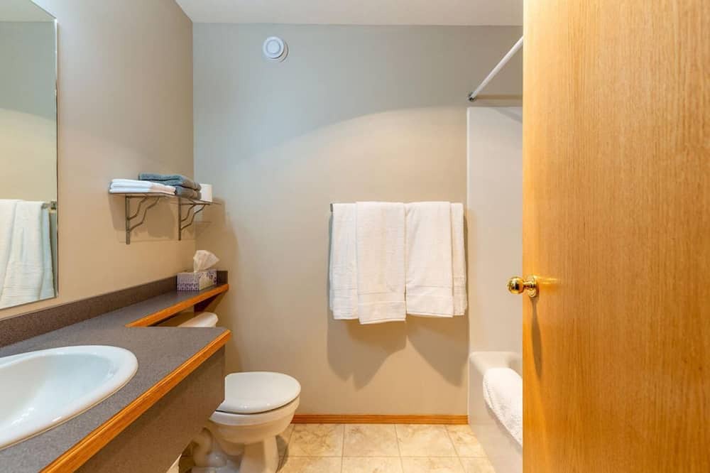 Photo of Bathroom in Division No. 3