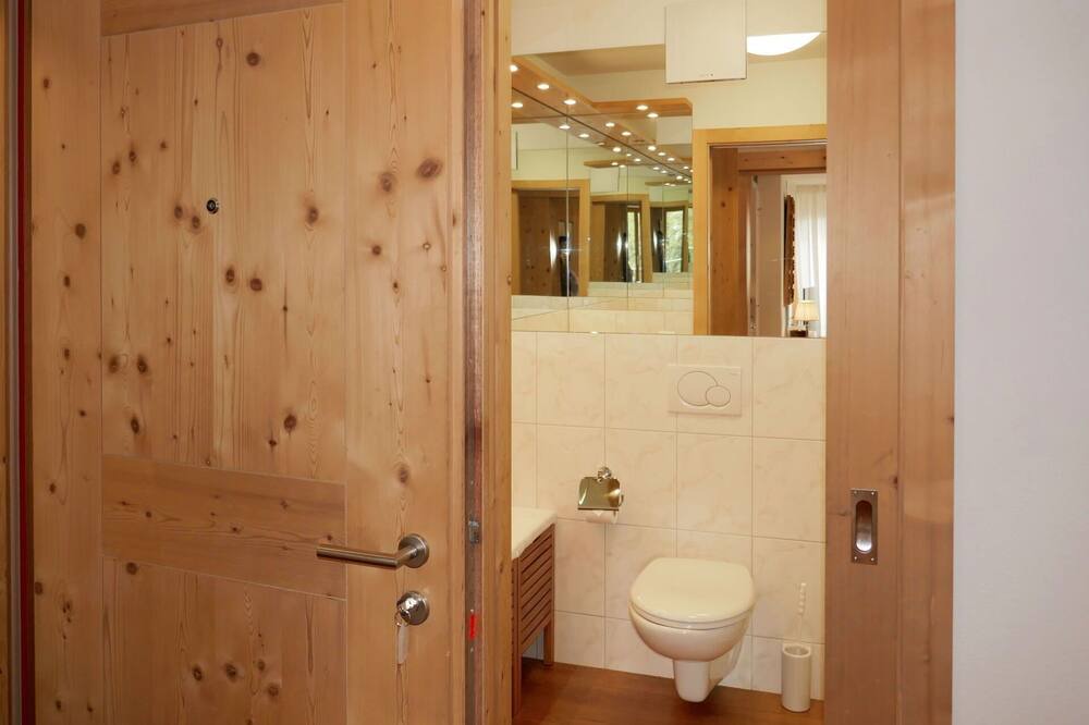 Photo of Bathroom in Samedan