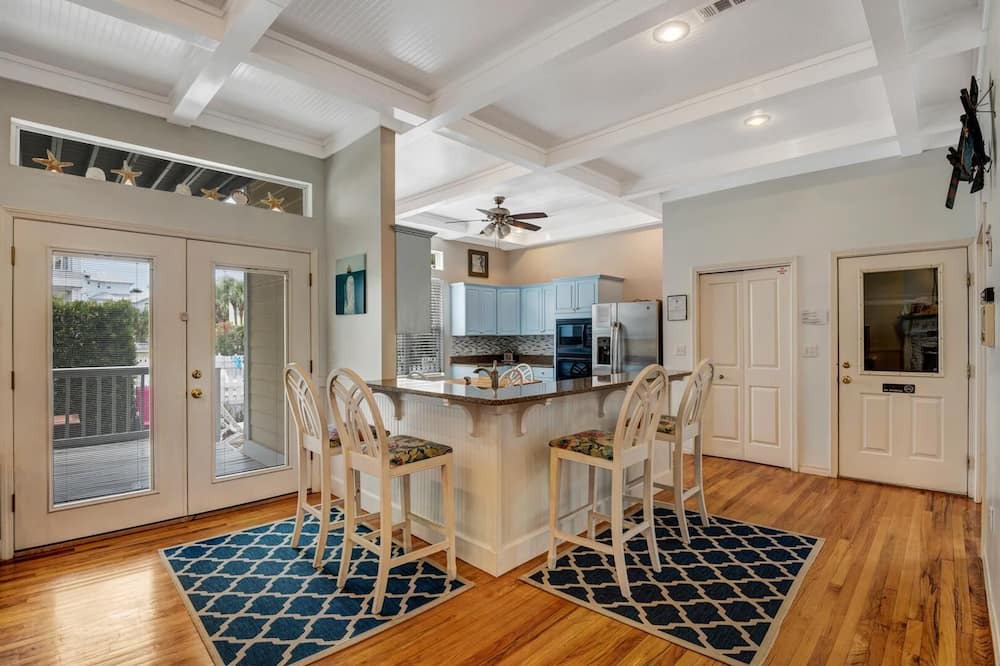 Photo of Outdoor in Crystal Shores