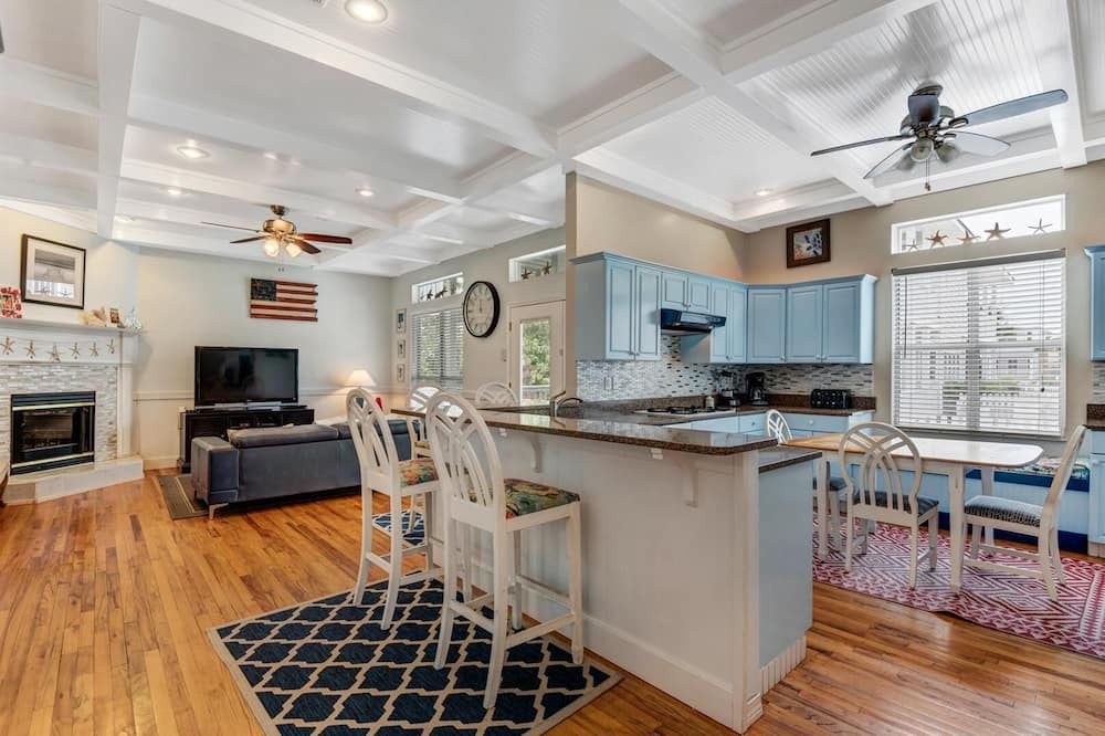 Photo of Outdoor in Crystal Shores