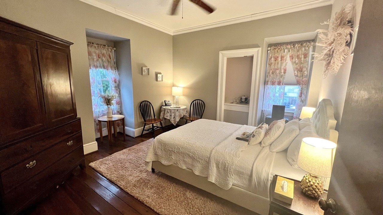 Photo of Bedroom in Charleston Historic District