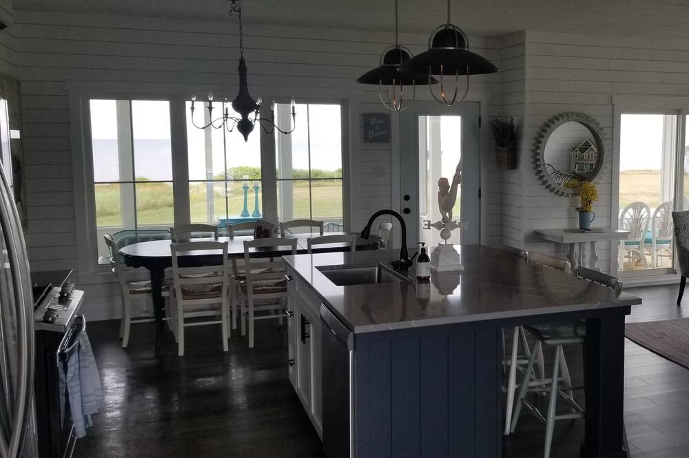 Photo of Livingroom in Shemogue