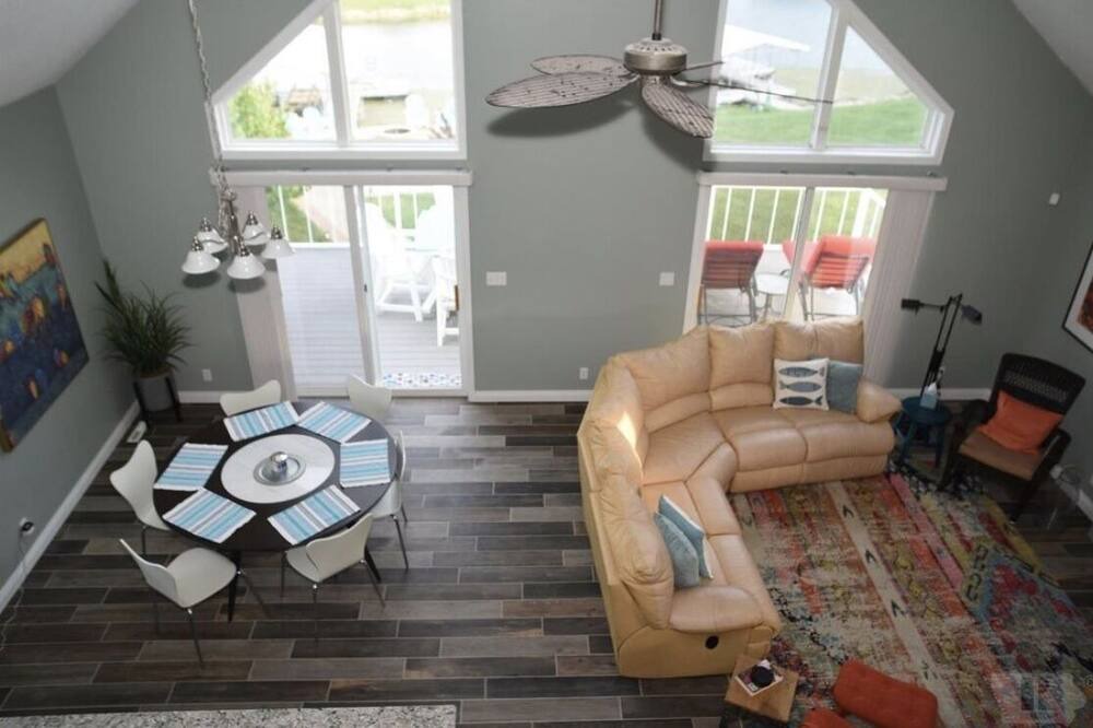 Photo of Livingroom in Ellston