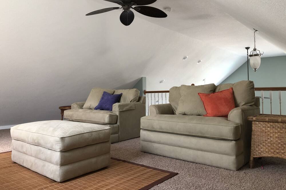 Photo of Livingroom in Ellston