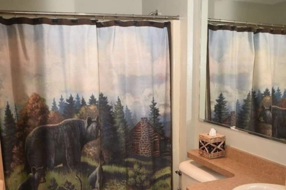 Photo of Bedroom in Ellston