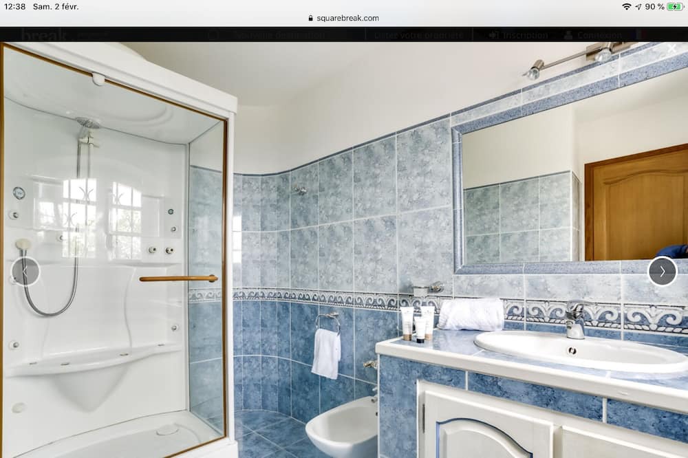 Photo of Bathroom in Cabris