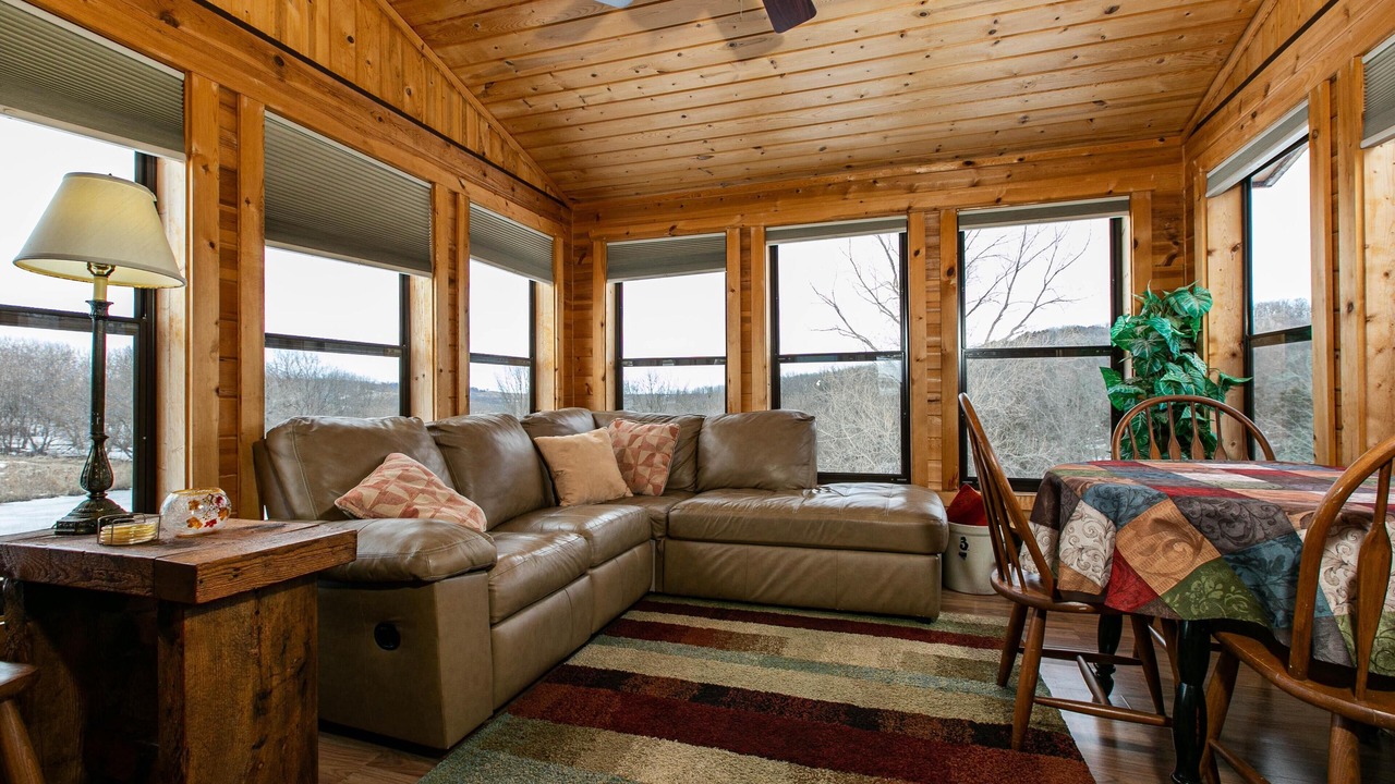 Photo of Livingroom in Dubuque