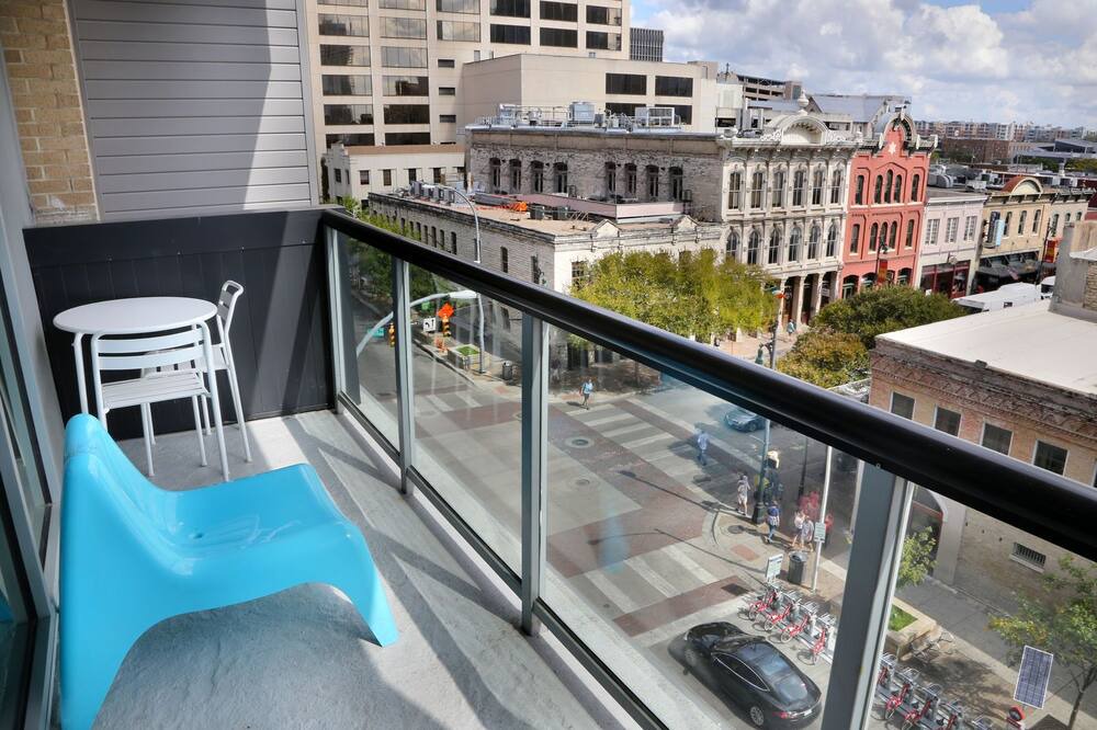 Photo of Patio Balcony in Downtown Austin