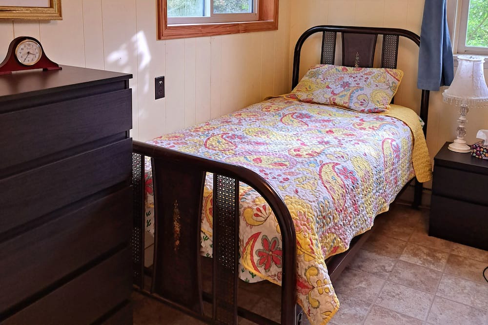 Photo of Bedroom in Malignant Cove