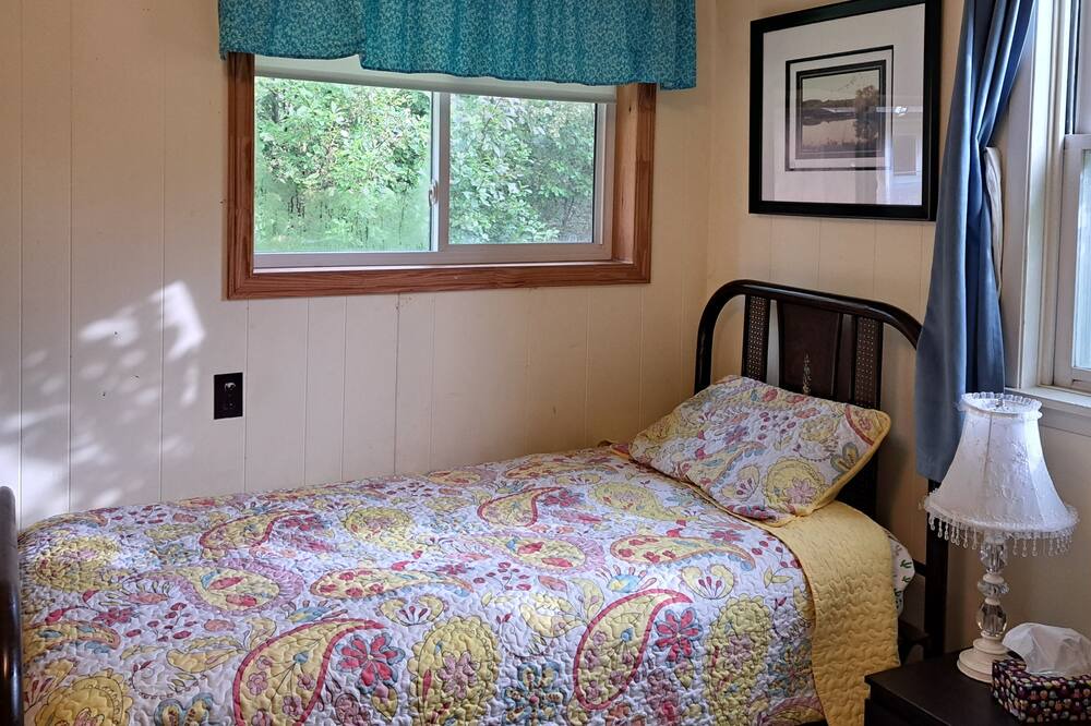 Photo of Bedroom in Malignant Cove
