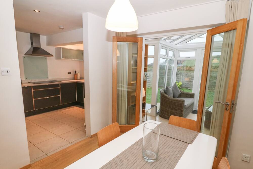 Photo of Kitchen in Morfa Bychan