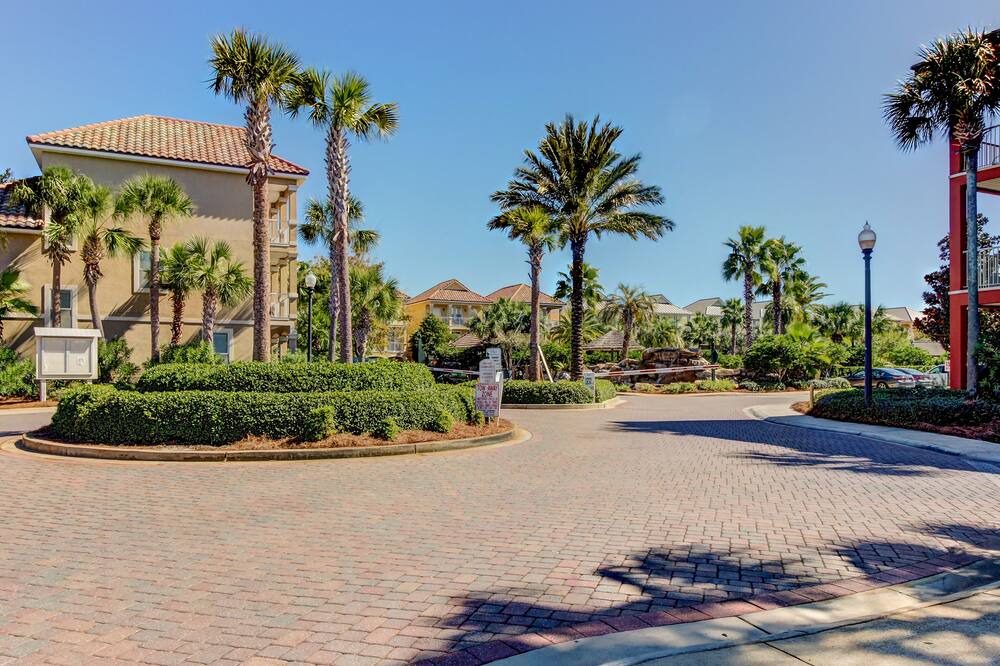 Photo of Outdoor in Villages of Crystal Beach
