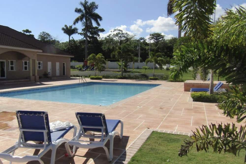 Photo of Outdoor in Mammee Bay