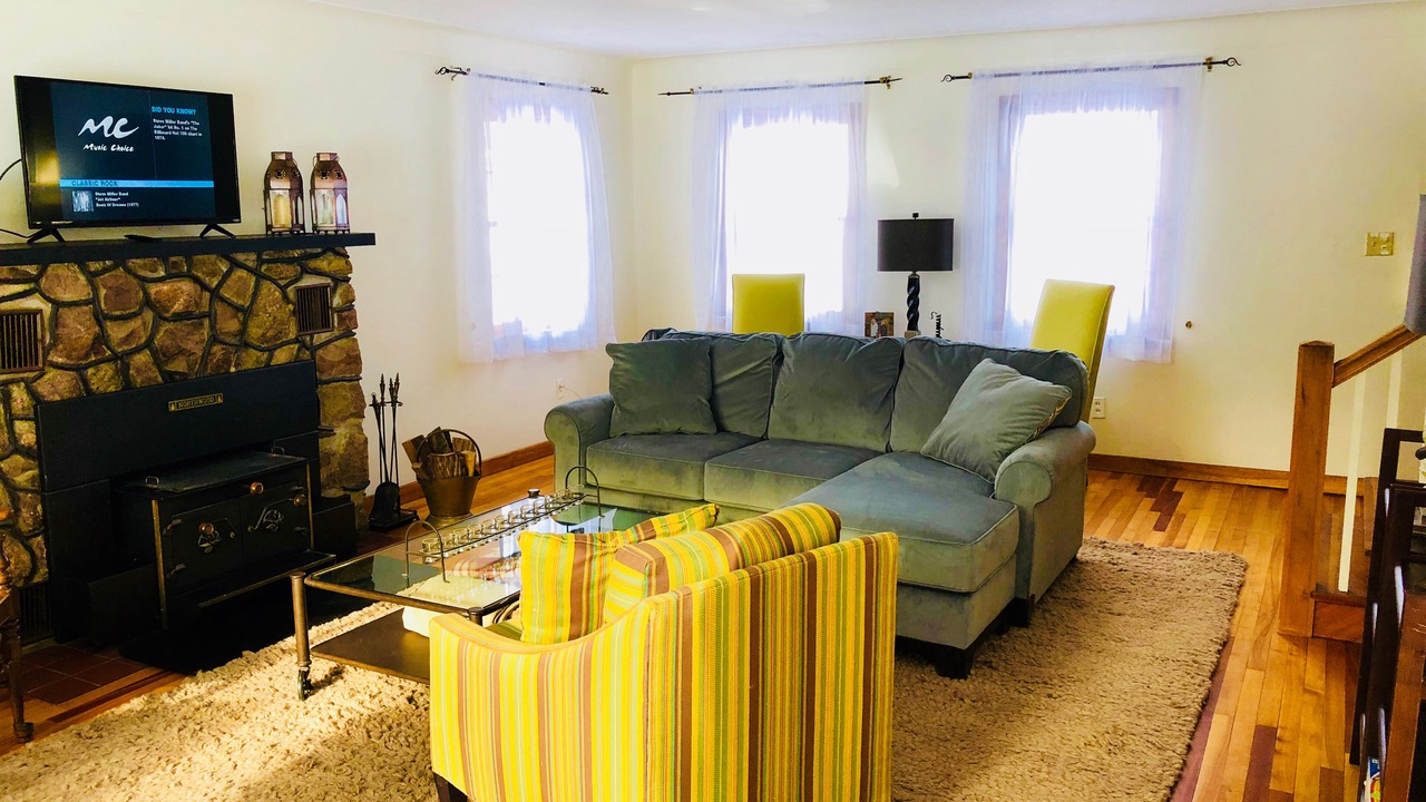Photo of Livingroom in Cadillac