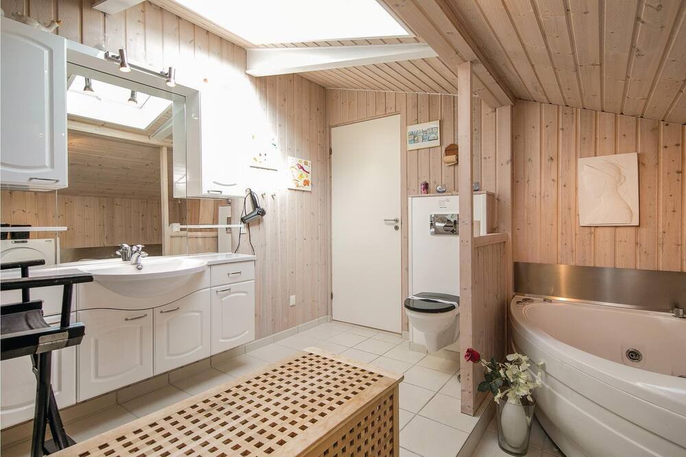 Photo of Bathroom in Hadsund