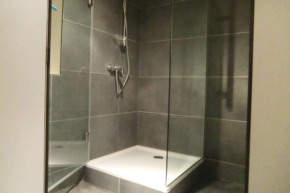 Photo of Bathroom in Leke