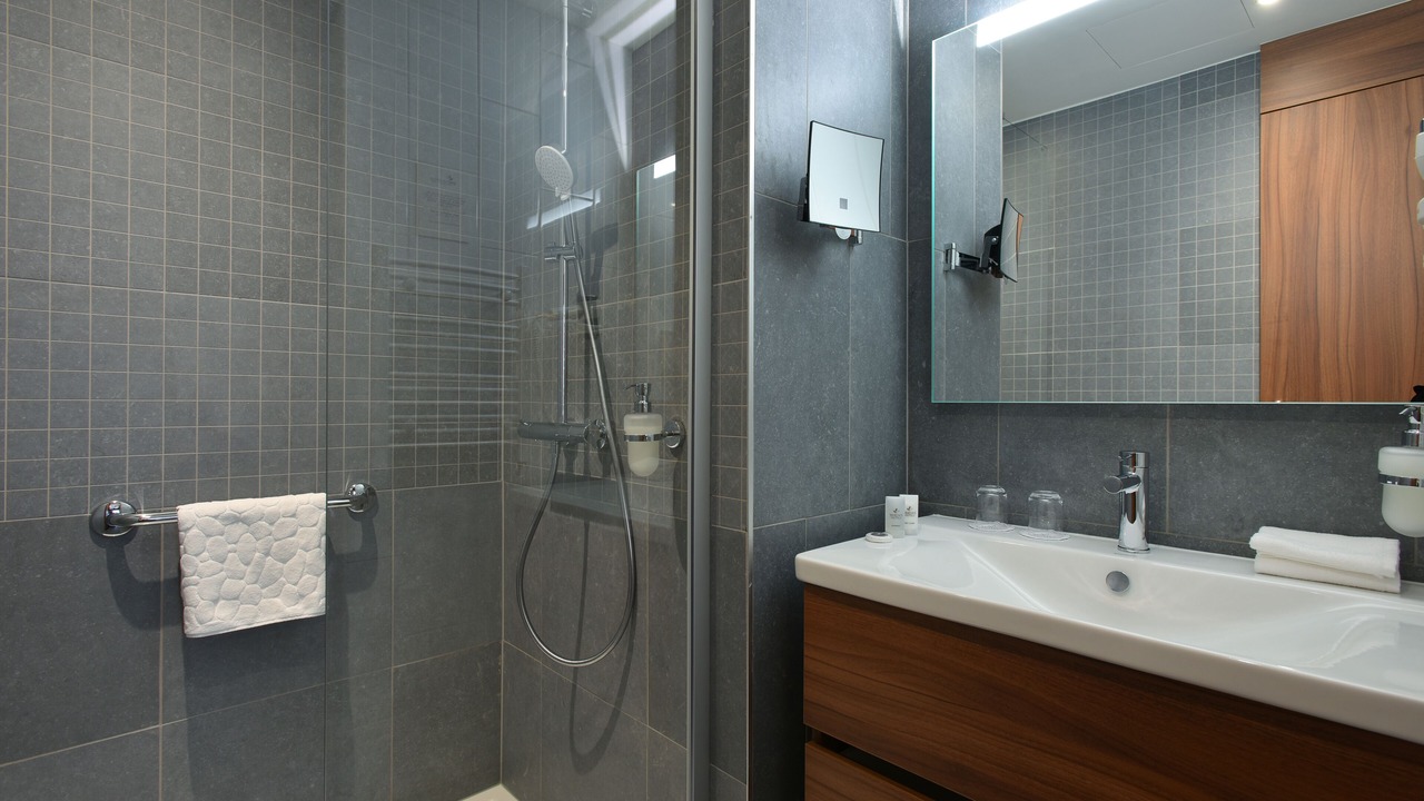Photo of Bathroom in Centre