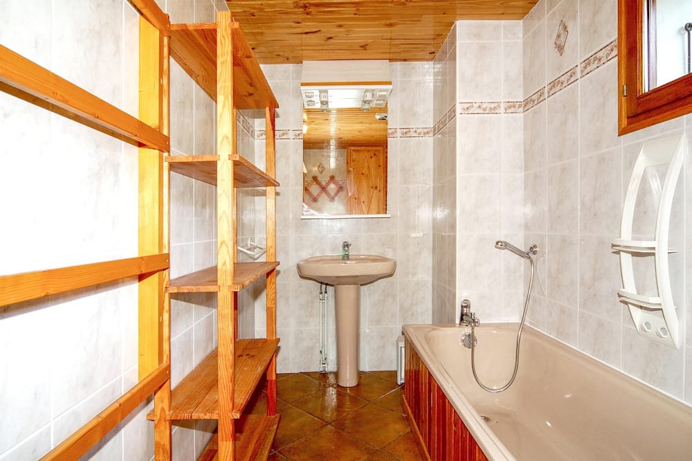 Photo of Bathroom in Praranger