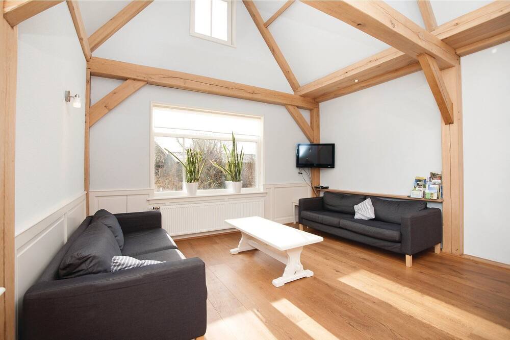 Photo of Bedroom in Neck