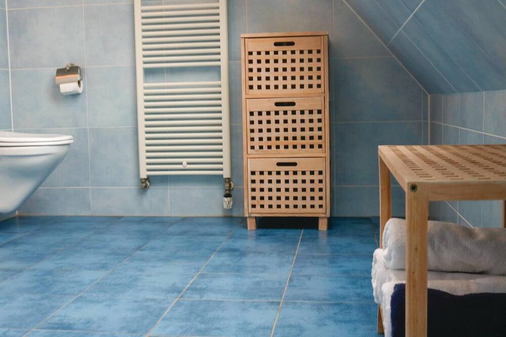 Photo of Bathroom in Neck