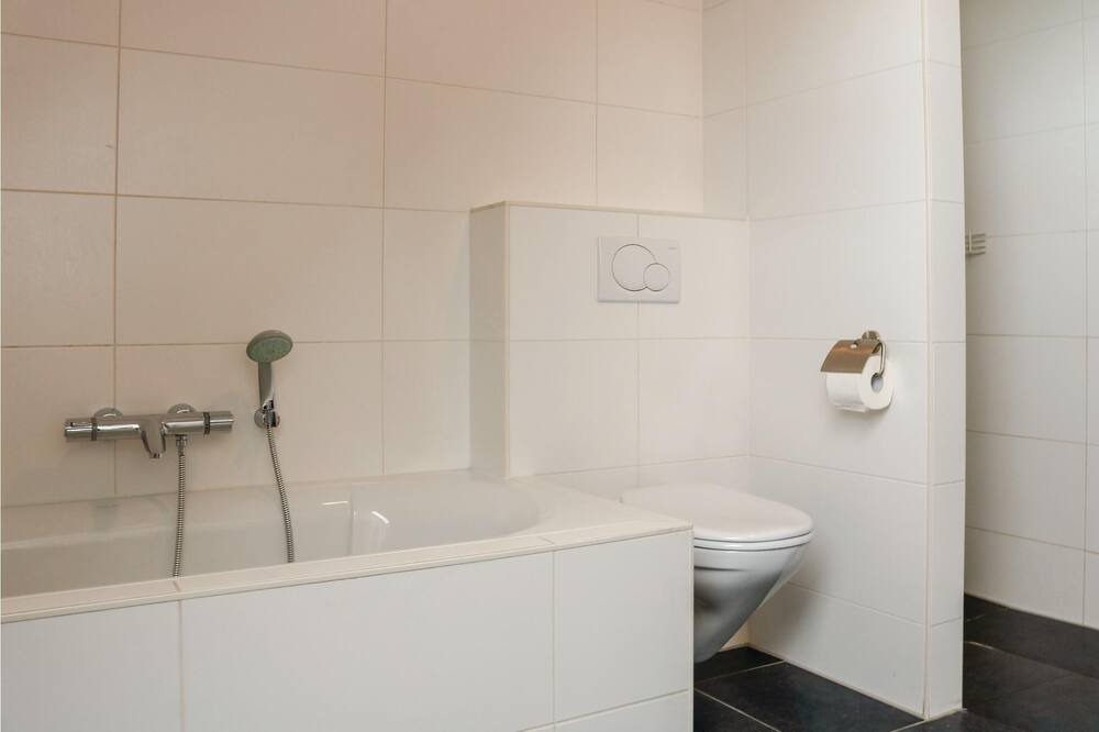 Photo of Bathroom in Neck