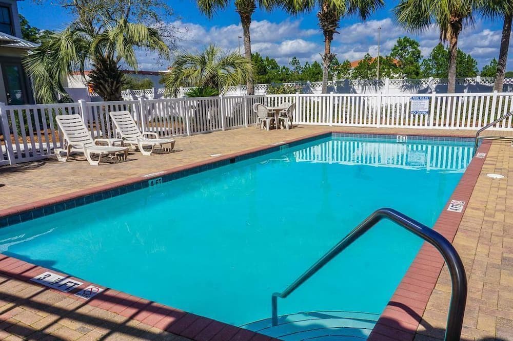 Photo of Outdoor in Emerald Waters Village