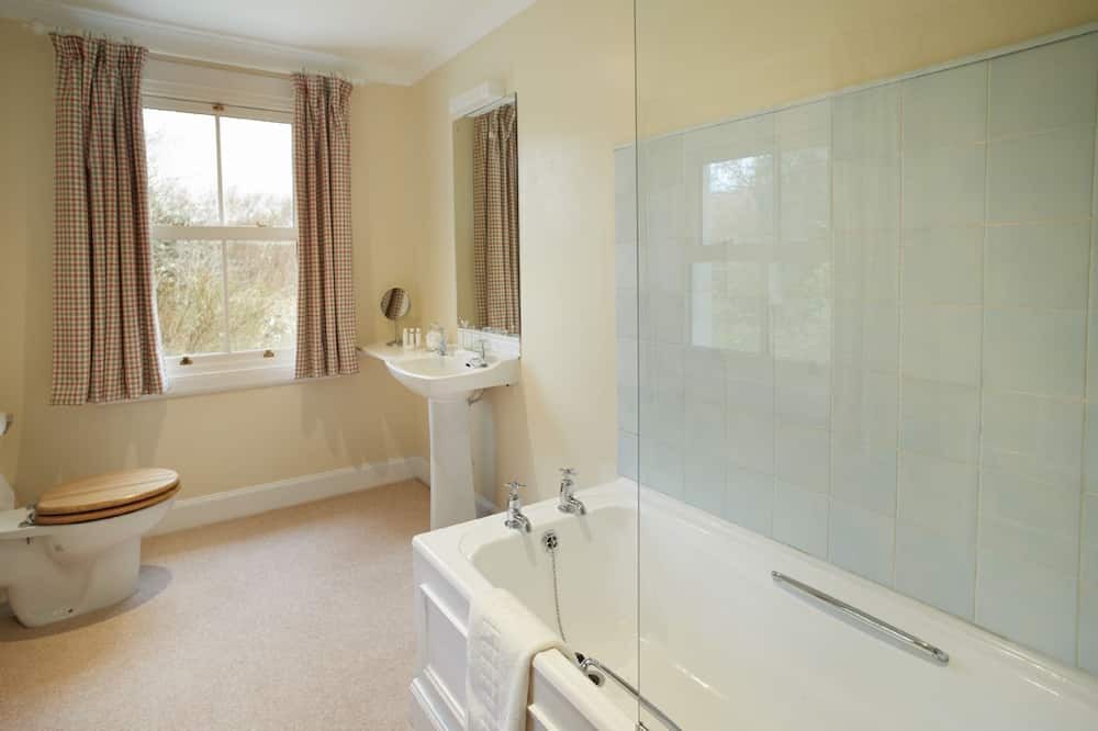 Photo of Bathroom in Taynuilt