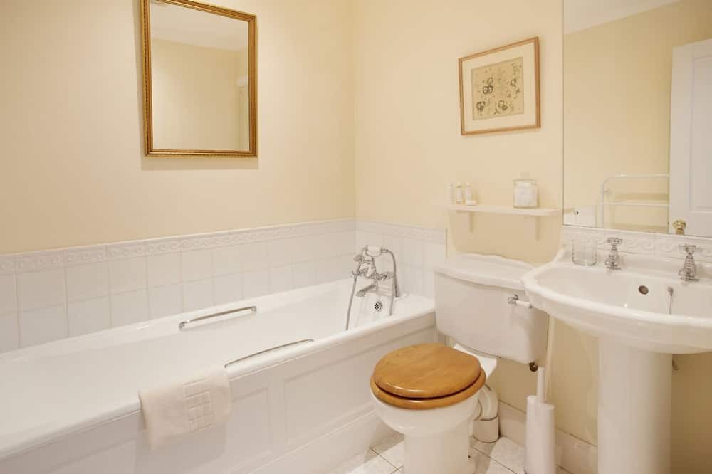 Photo of Bathroom in Taynuilt
