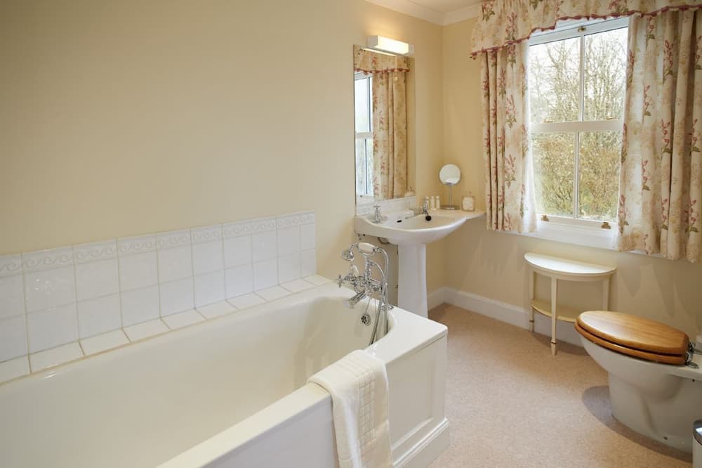 Photo of Bathroom in Taynuilt