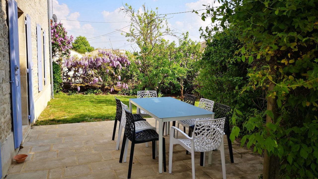 Photo of Outdoor in Nalliers
