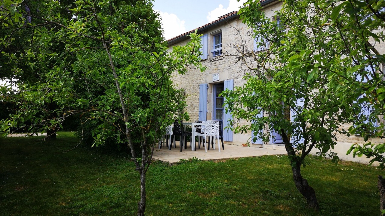 Photo of Outdoor in Nalliers