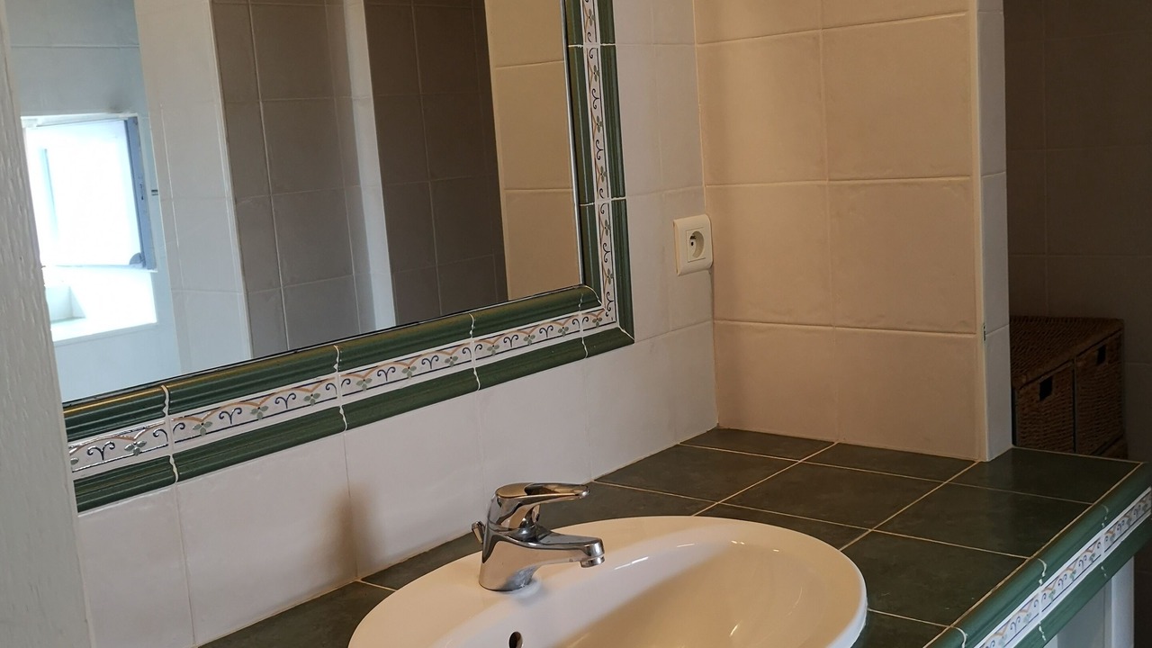 Photo of Bathroom in Nalliers