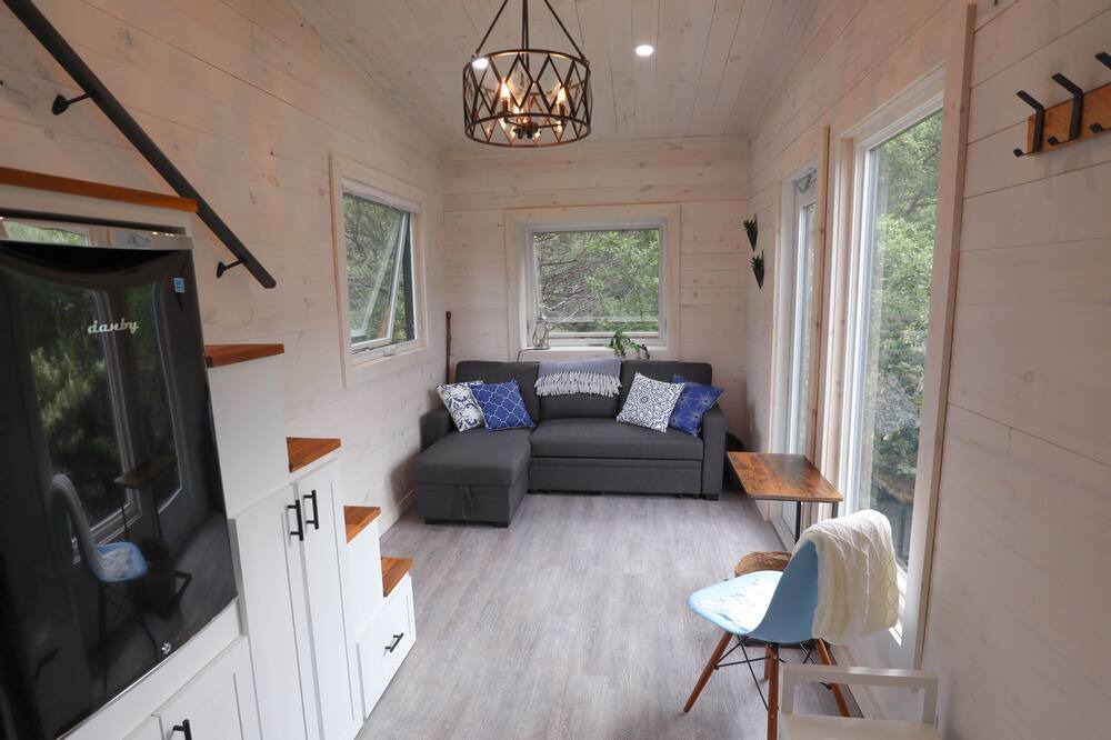 Photo of Livingroom in Sight Point