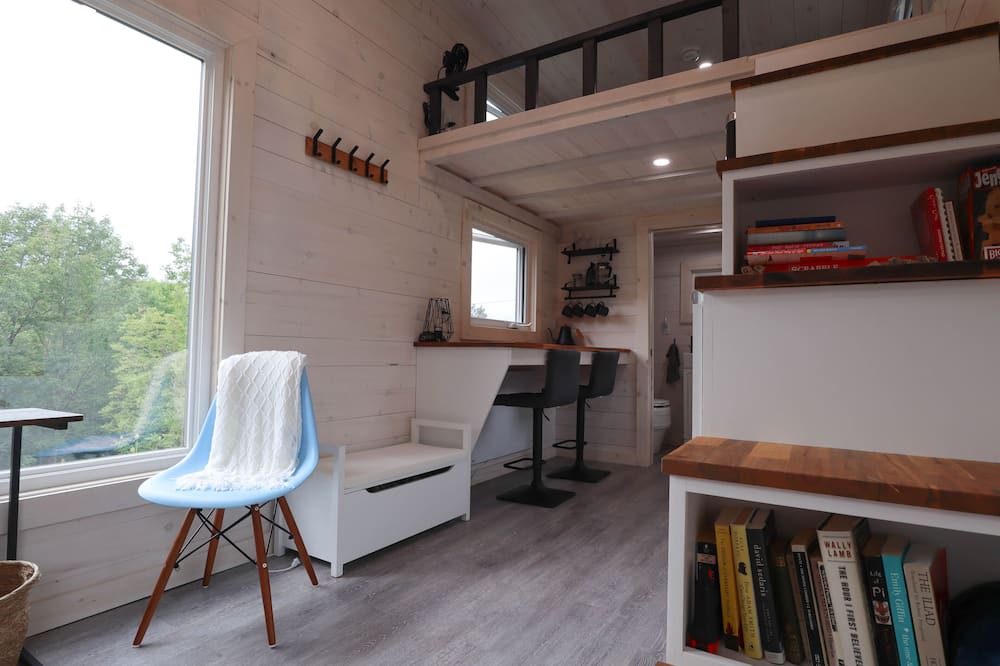 Photo of Livingroom in Sight Point