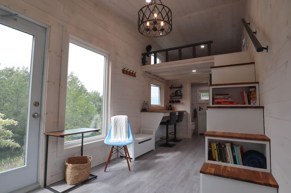 Photo of Livingroom in Sight Point