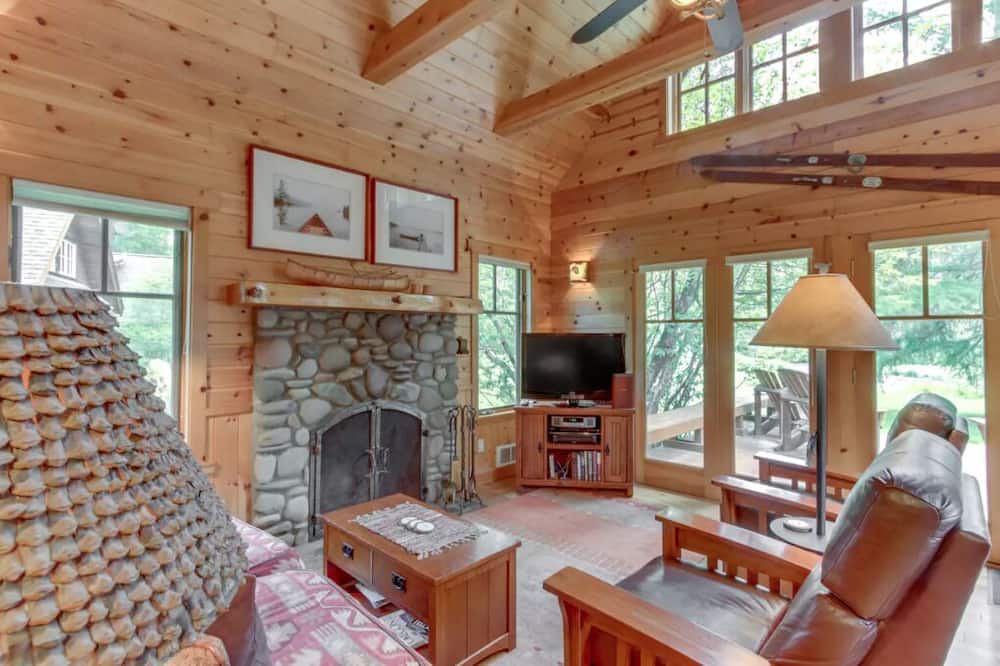 Photo of Livingroom in Camp Sherman