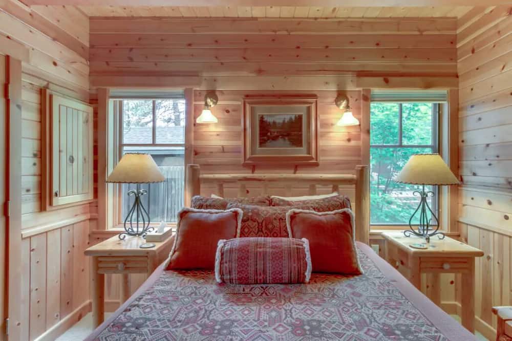 Photo of Bedroom in Camp Sherman