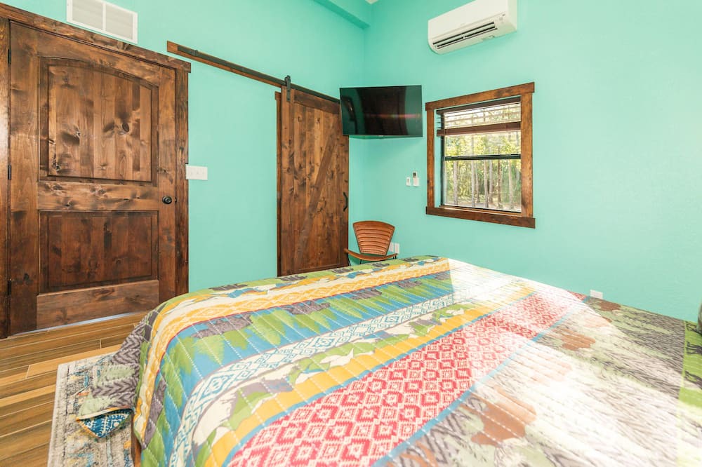 Photo of Bedroom in Bronson