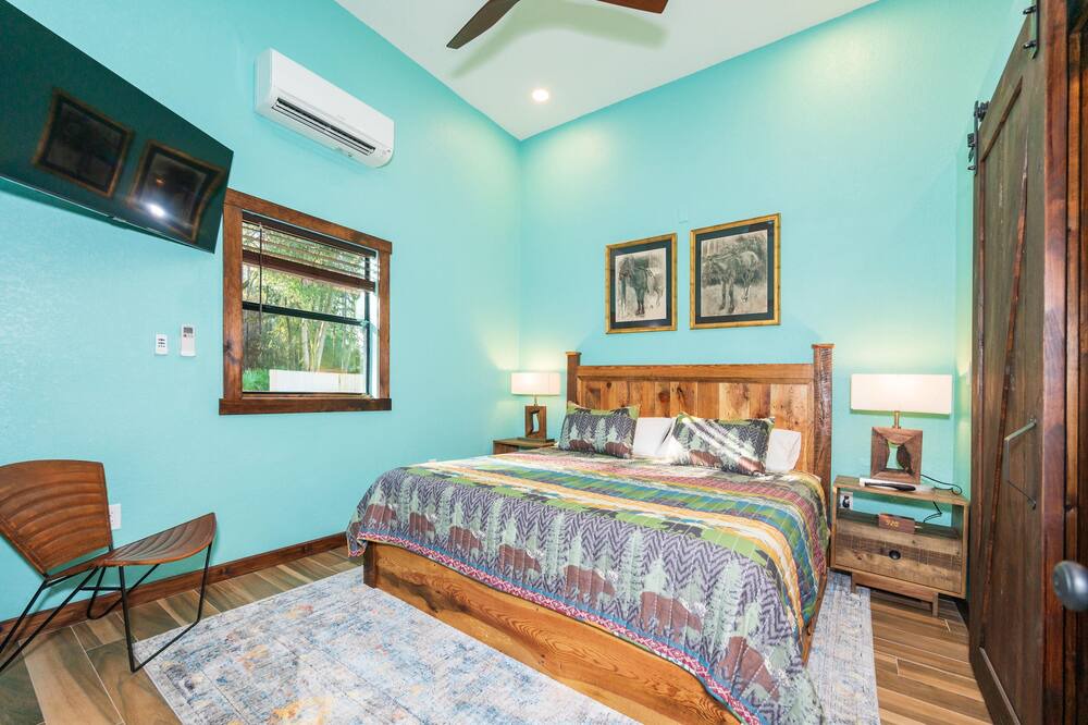 Photo of Bedroom in Bronson