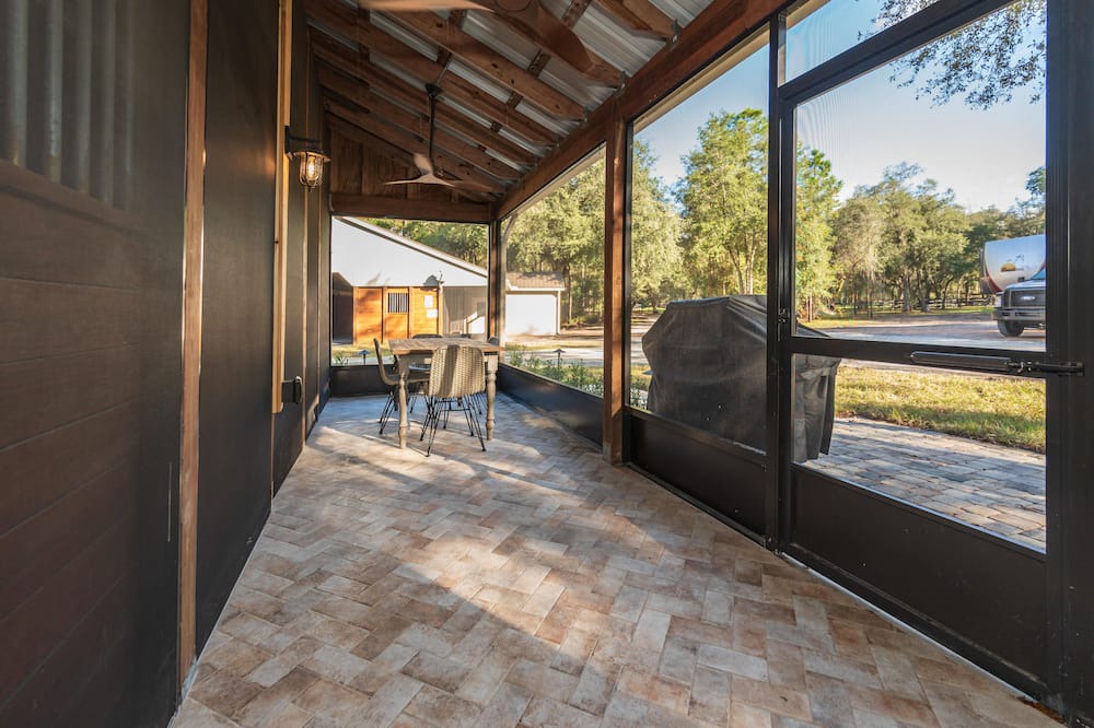 Photo of Patio Balcony in Bronson