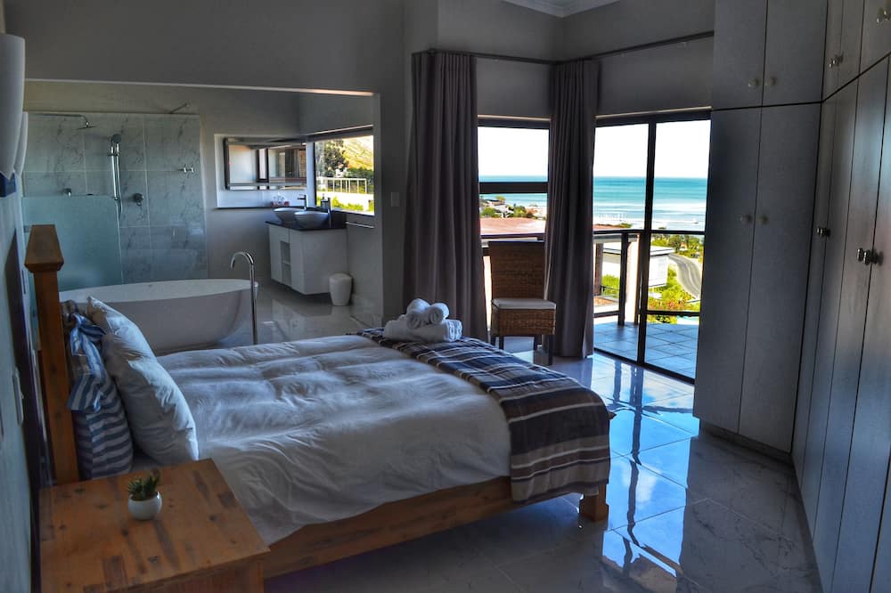 Photo of Bedroom in Mountainside