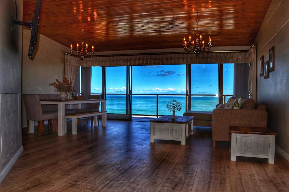 Photo of Livingroom in Mountainside