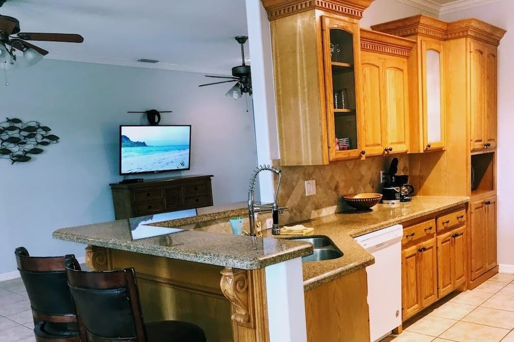 Photo of Kitchen in Laguna Vista