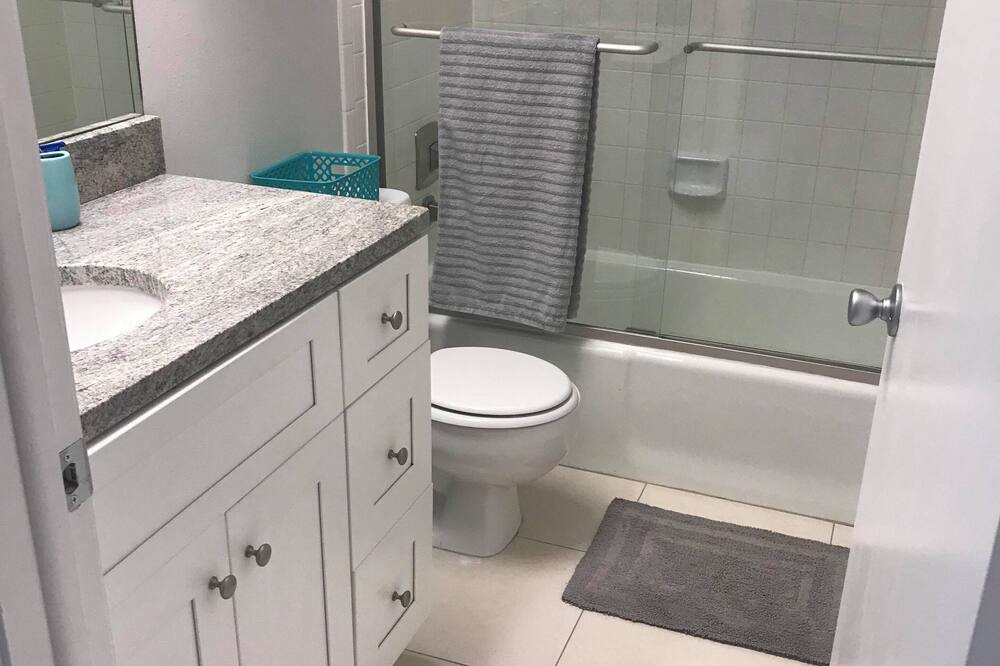 Photo of Bathroom in Kings Lake