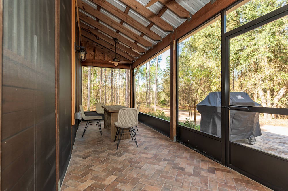 Photo of Patio Balcony in Bronson